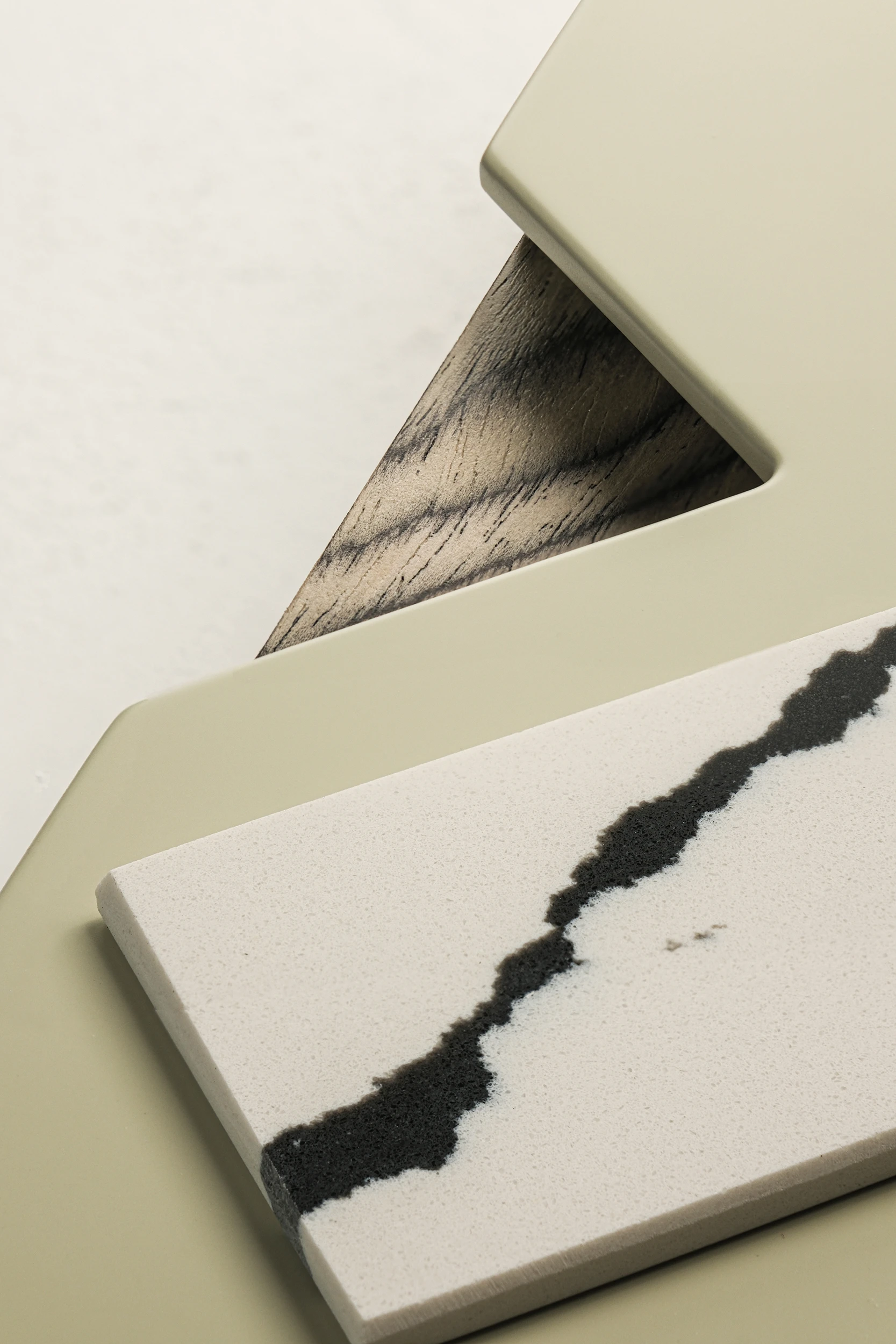 Фасад МАЛЕВИЧ ОТКРЫТЫЙ ТРЕУГОЛЬНИК со светлым камнем Фасад МАЛЕВИЧ ОТКРЫТЫЙ ТРЕУГОЛЬНИК со светлым камнем