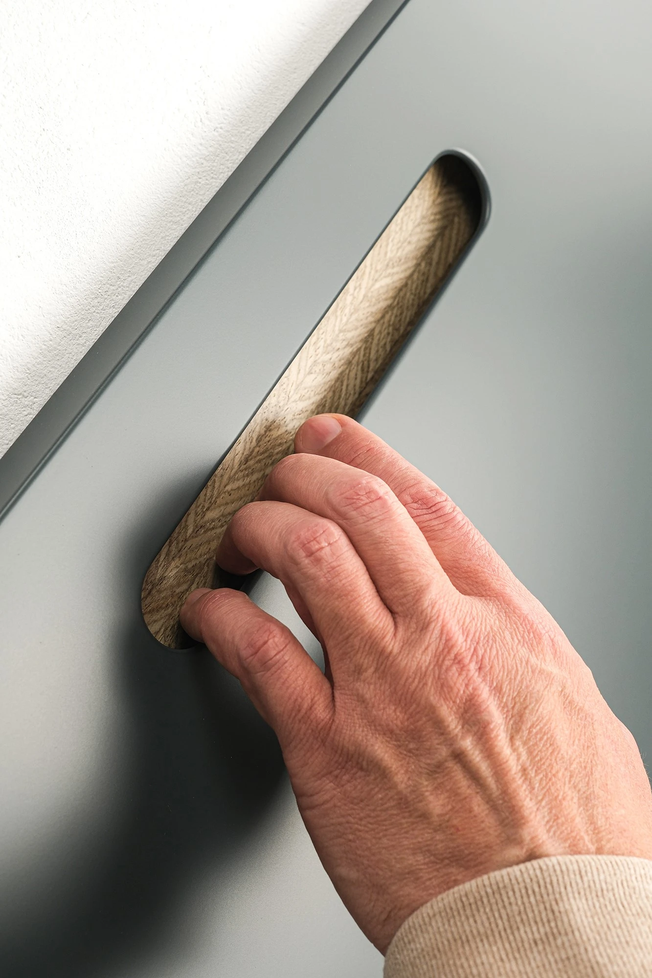 Фасад МАЛЕВИЧ СТАДИОН и рука