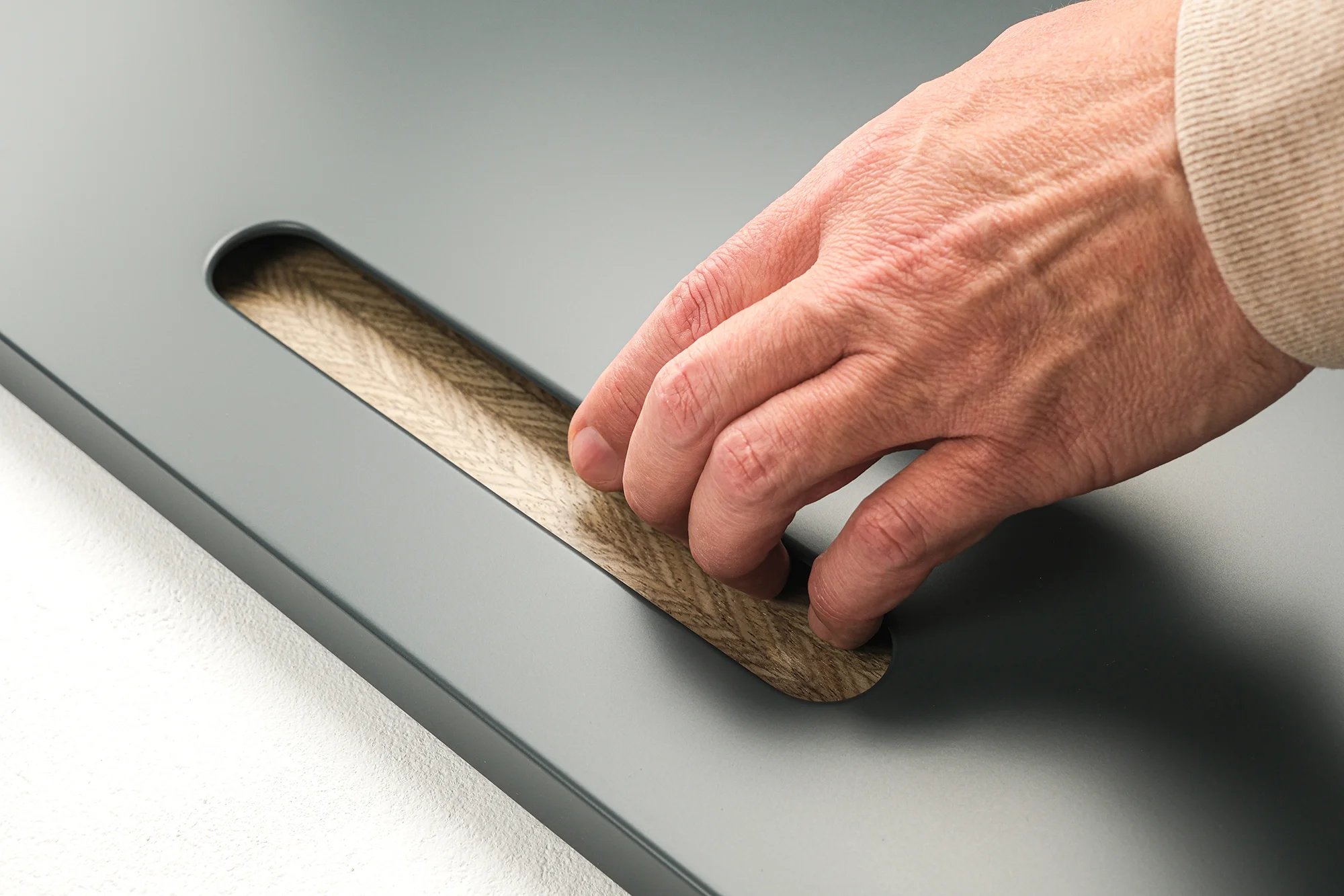 Фасад МАЛЕВИЧ СТАДИОН и рука