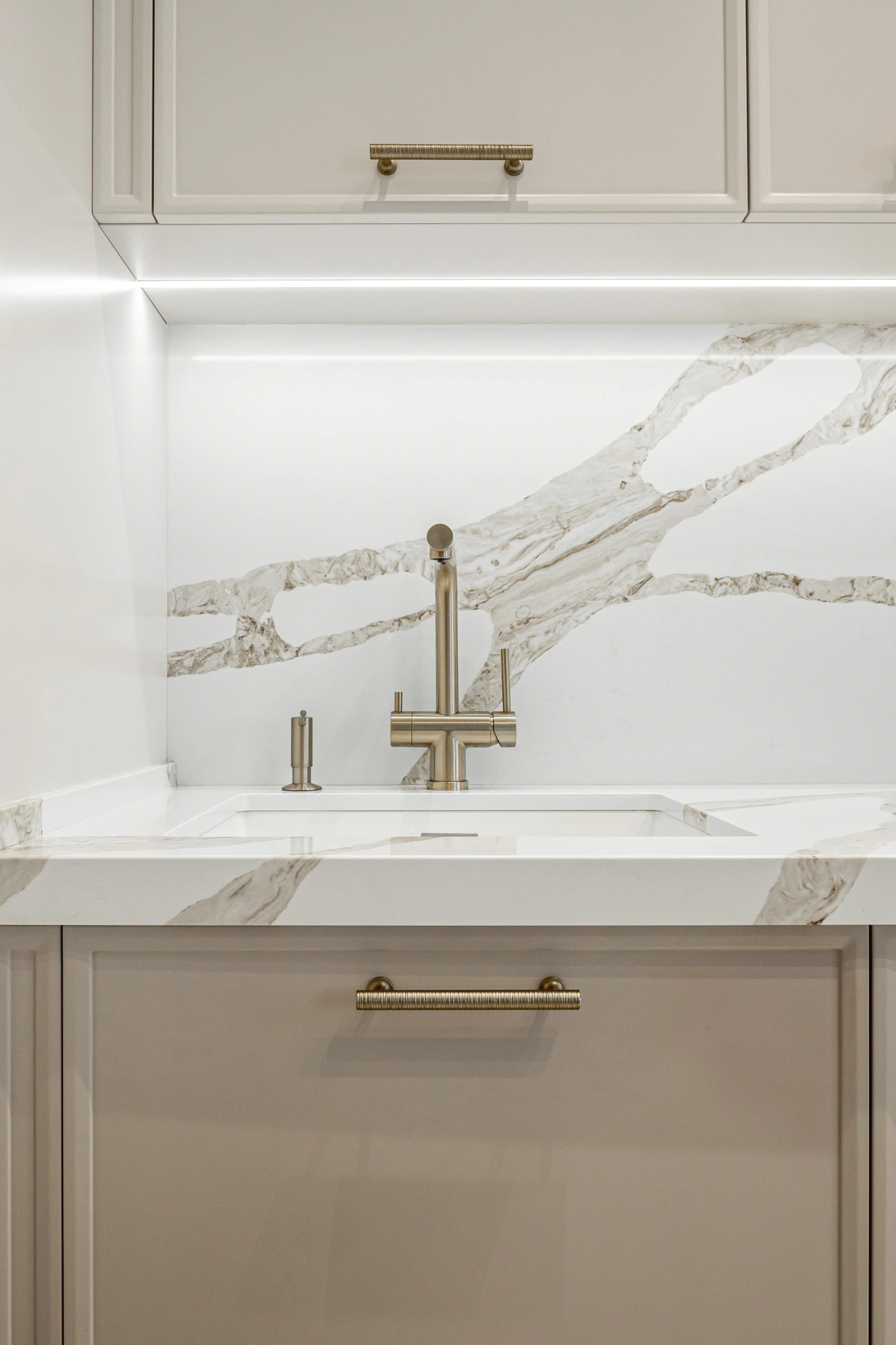 Дизайн смесителя и ручек Дизайн смесителя и ручек